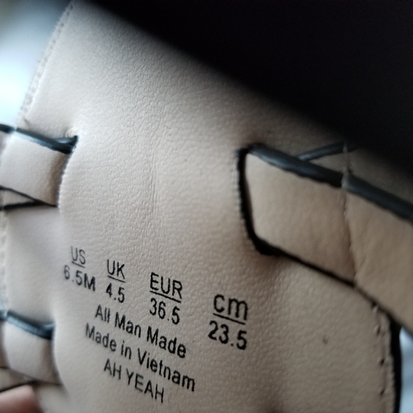 Revolution Heels - Picture 6 of 9